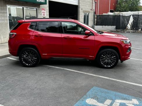 Used 2022 Jeep Compass Limited AWD/4WD image 8