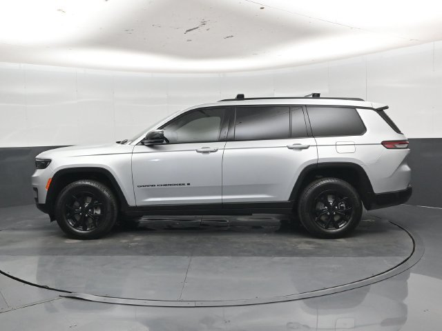 Used 2025 Jeep Grand Cherokee L Altitude RWD image 38