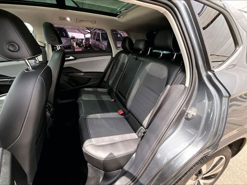 Used 2022 Volkswagen Taos SE FWD image 21