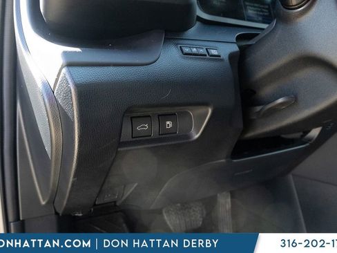 Used 2023 Toyota Crown XLE image 18