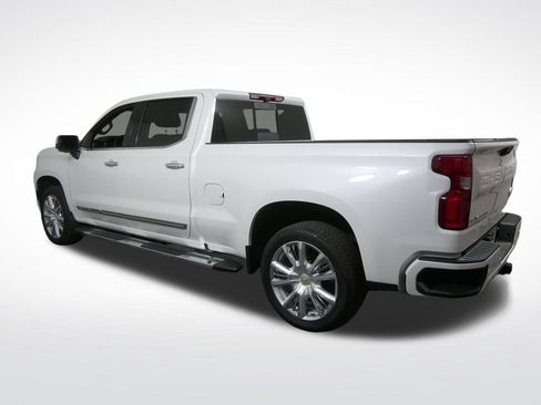 Used 2024 Chevrolet Silverado 1500 High Country w/ High Country Premium Package AWD/4WD image 6