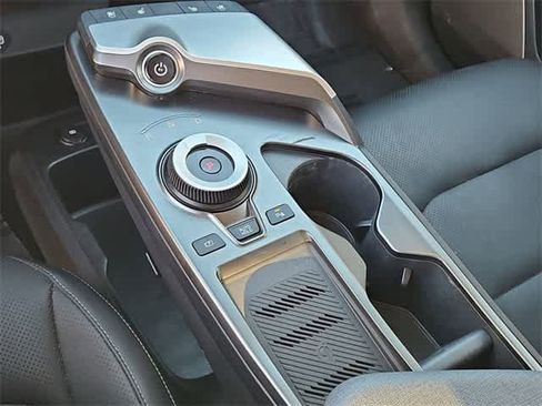 Used 2023 Kia EV6 Wind image 32