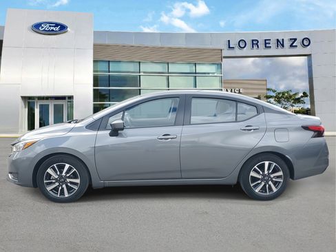 Used 2025 Nissan Versa SV image 8