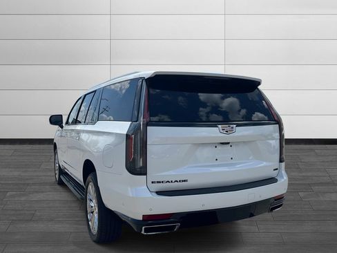 Certified 2024 Cadillac Escalade ESV Premium Luxury AWD/4WD image 4