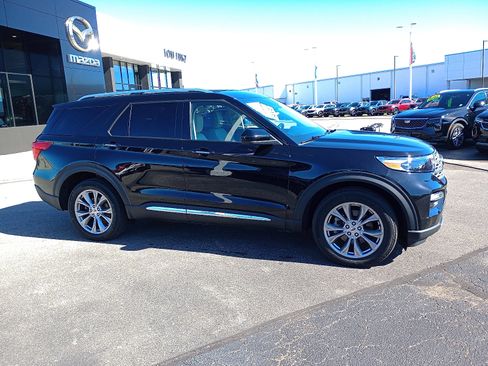 Used 2023 Ford Explorer Limited image 2