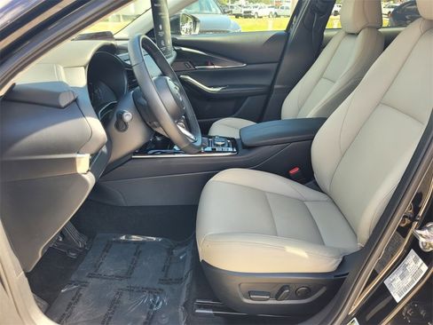 Certified 2025 MAZDA CX-30 AWD 2.5 S w/ Preferred Package image 3