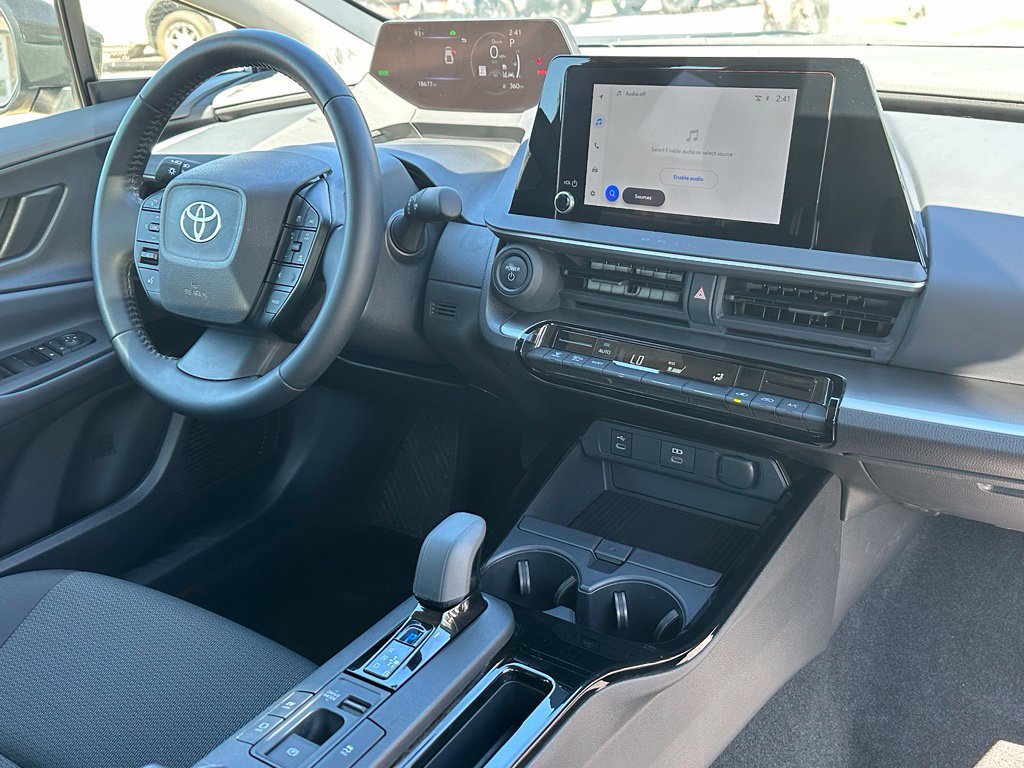 Used 2025 Toyota Prius LE FWD image 20
