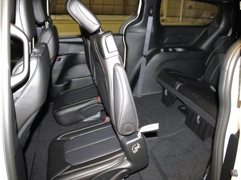 New 2026 Chrysler Voyager LX image 25