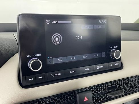 Certified 2023 Honda HR-V LX image 7