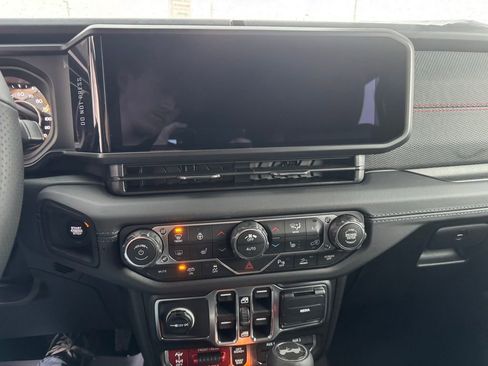 New 2026 Jeep Wrangler Unlimited Rubicon 392 image 19