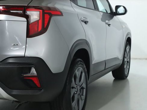 Used 2024 Kia Seltos LX AWD/4WD image 47