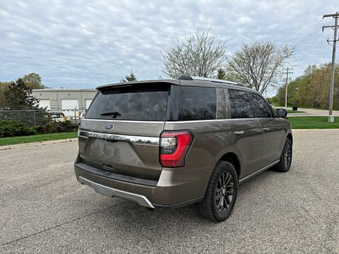 Used 2019 Ford Expedition Limited AWD/4WD image 9