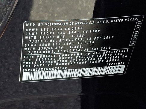 Certified 2022 Volkswagen Tiguan SE w/ Panoramic Sunroof Package AWD/4WD image 32