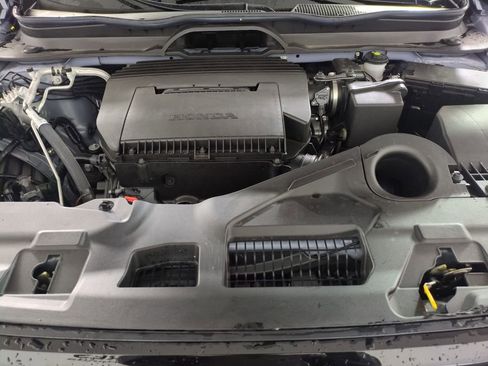 Used 2025 Honda Pilot Sport image 24