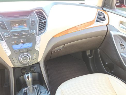 Used 2014 Hyundai Santa Fe GLS image 23