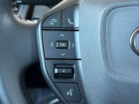 Used 2023 Toyota Prius LE image 27