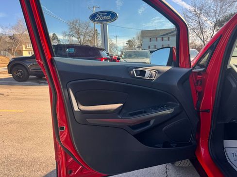 Used 2018 Ford EcoSport SE w/ SE Convenience Package image 14