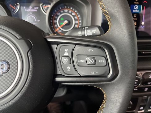 Used 2025 Jeep Wrangler Sport AWD/4WD image 28