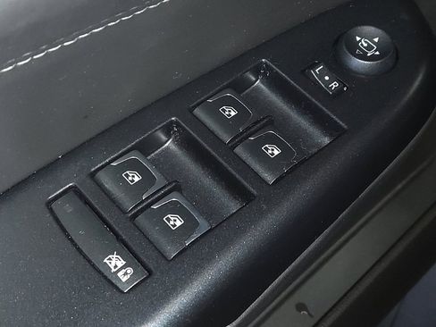 Used 2015 Cadillac SRX Luxury w/ Driver Awareness Package image 27