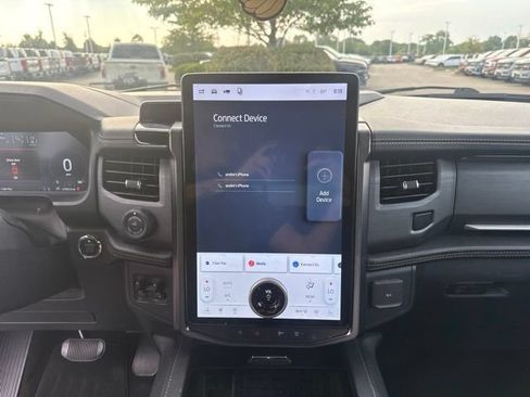 Used 2023 Ford Expedition Platinum AWD/4WD image 18