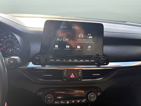 Used 2019 Kia Forte S w/ S Premium Package image 18