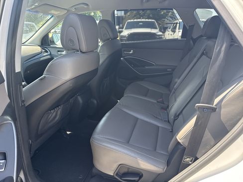 Used 2016 Hyundai Santa Fe SE w/ Option Group 02 FWD image 11