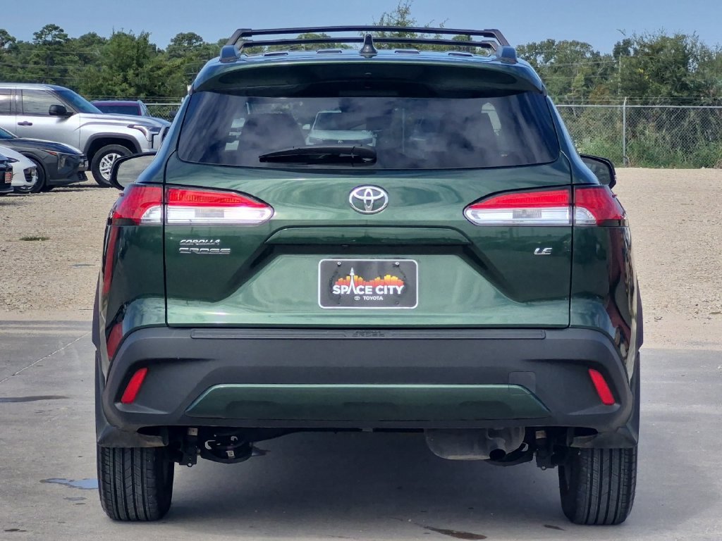 Certified 2025 Toyota Corolla Cross LE FWD image 5