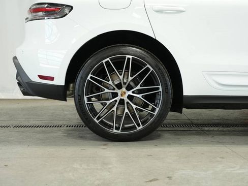 New 2025 Porsche Macan image 40