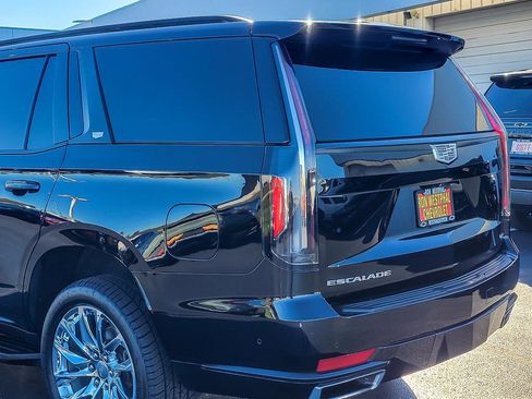 Certified 2023 Cadillac Escalade Premium Luxury w/ LPO, Radiant Package image 6