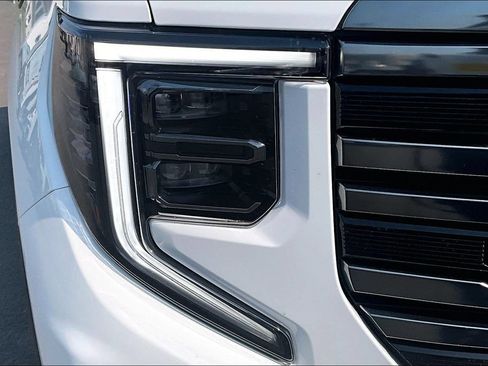 Used 2024 GMC Sierra 1500 AT4 w/ AT4 Preferred Package AWD/4WD image 30