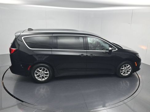 Used 2023 Chrysler Voyager LX FWD image 47