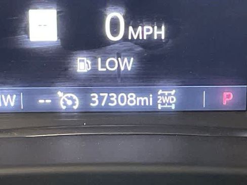 Used 2023 GMC Acadia SLT w/ Elevation Edition AWD/4WD image 2
