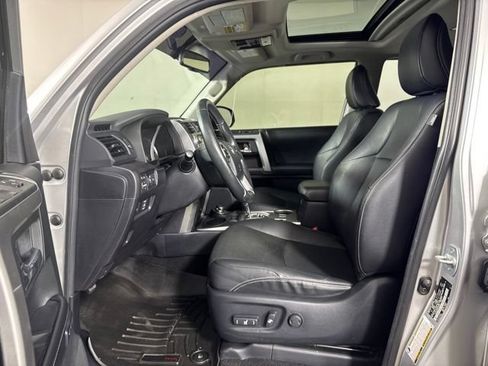 Used 2016 Toyota 4Runner Limited AWD/4WD image 11