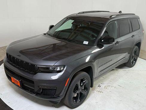 New 2025 Jeep Grand Cherokee L Limited w/ Luxury Tech Group II AWD/4WD image 3