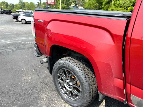 Used 2015 GMC Canyon SLT w/ Driver Alert Package image 19