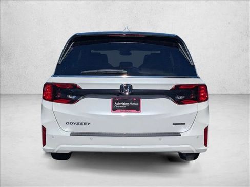 New 2026 Honda Odyssey Touring image 7