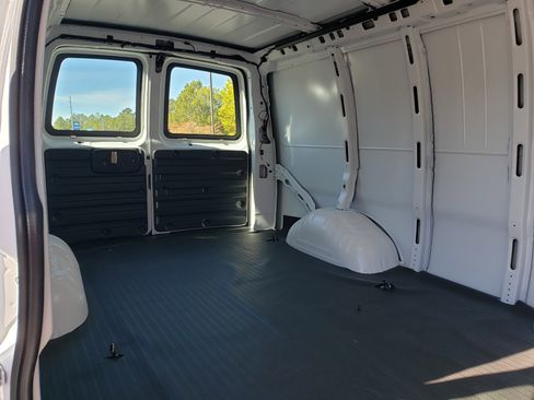 New 2025 Chevrolet Express 2500 Full-size Cargo Van w/ Driver Convenience Package image 11