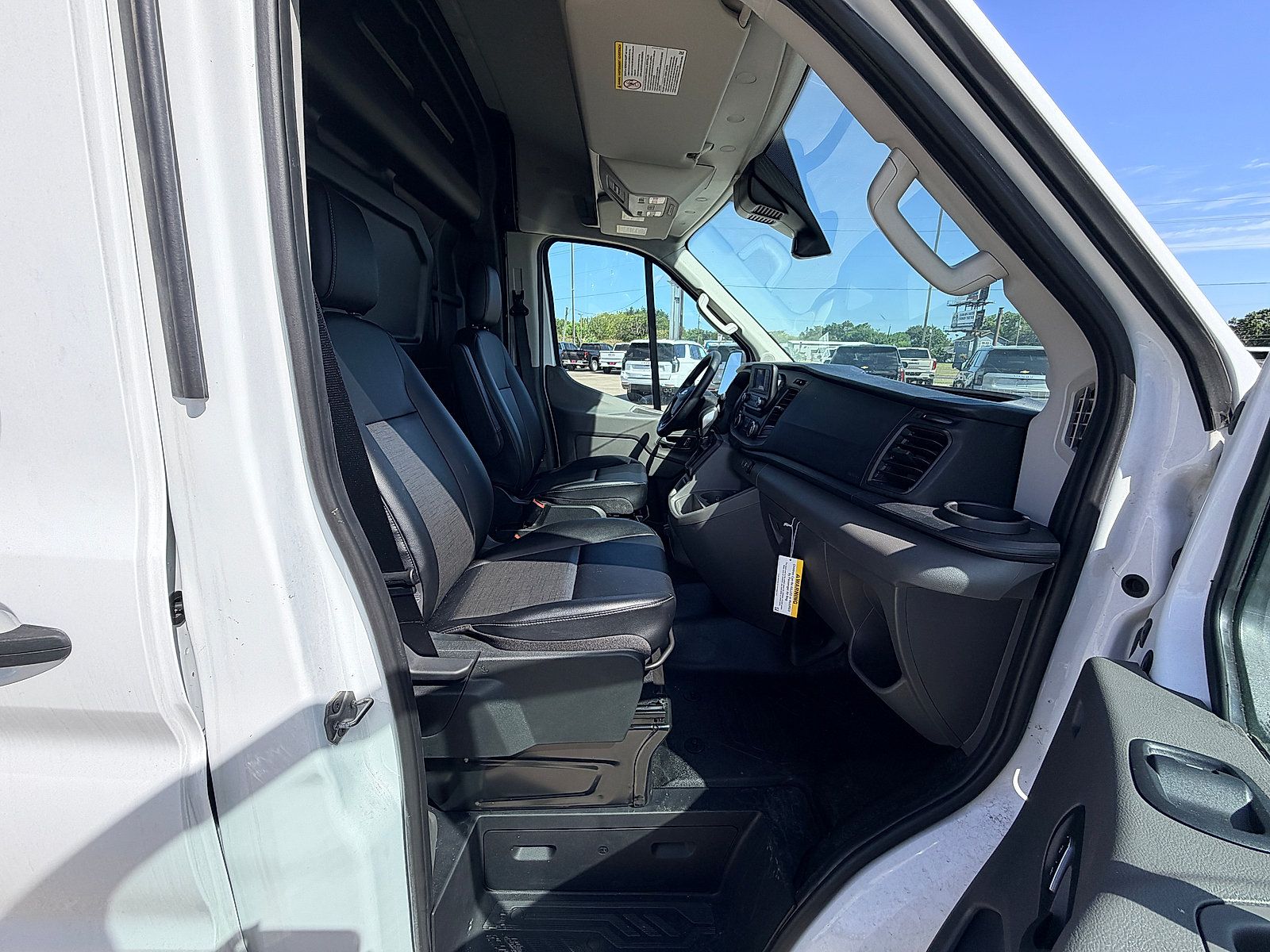 Used 2024 Ford Transit 250 148 Medium Roof RWD image 10