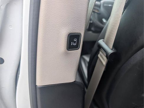 Used 2023 Chrysler Pacifica Touring-L FWD image 35