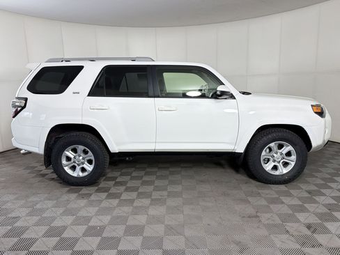 Used 2018 Toyota 4Runner SR5 image 8