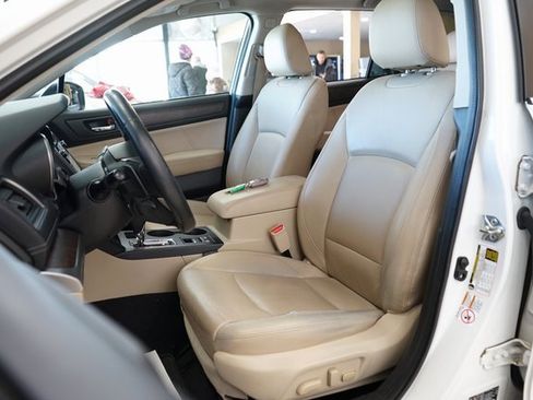 Used 2018 Subaru Outback 2.5i Limited image 2