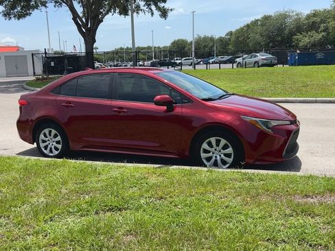 Certified 2022 Toyota Corolla LE FWD image 2