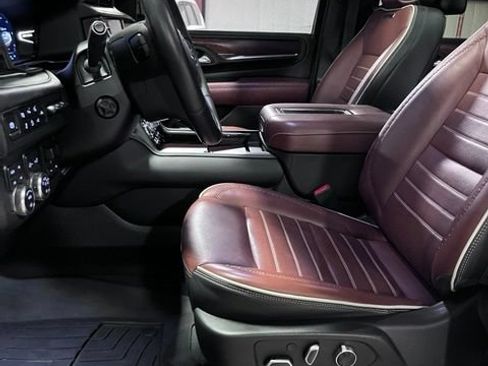 Used 2024 GMC Yukon Denali Ultimate AWD/4WD image 15