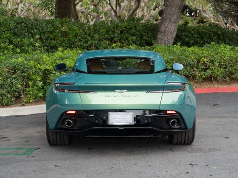 Used 2024 Aston Martin DB12 Coupe image 6