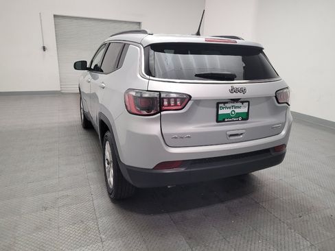 Used 2025 Jeep Compass Latitude AWD/4WD image 6