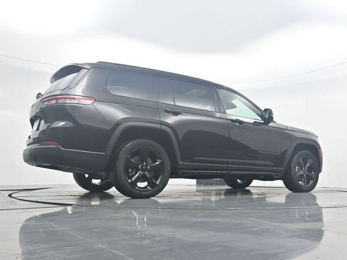 Used 2023 Jeep Grand Cherokee L Laredo AWD/4WD image 29