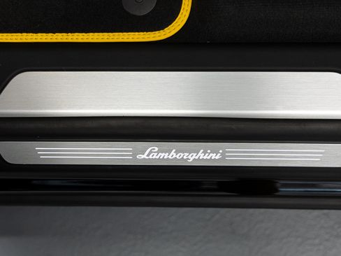 Used 2024 Lamborghini Urus S AWD/4WD image 20