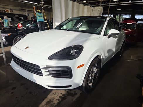 Used 2020 Porsche Cayenne S AWD/4WD image 3
