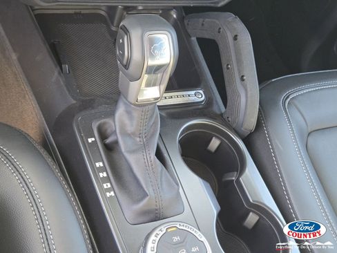 New 2025 Ford Bronco Outer Banks w/ Sasquatch Package image 14