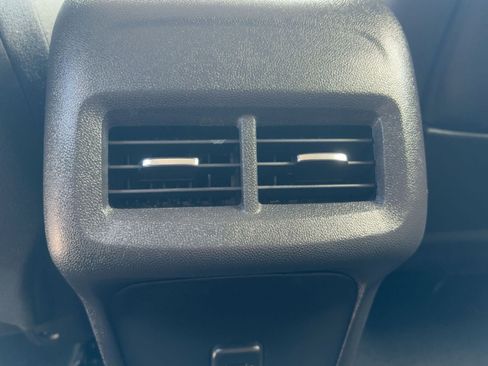 Used 2024 GMC Terrain SLE image 29